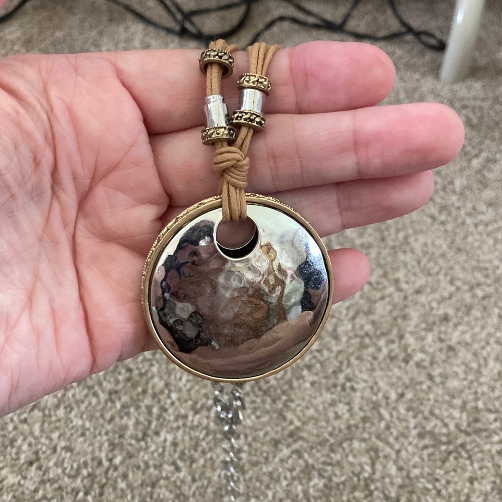 Chic Gold and Tan Pendant Necklace - Picture 1 of 4